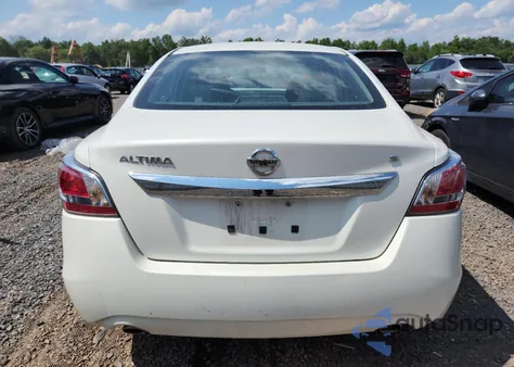 2015 Nissan Altima 2.5 из США, поврежденный, VIN 1N4AL3AP3FC483201